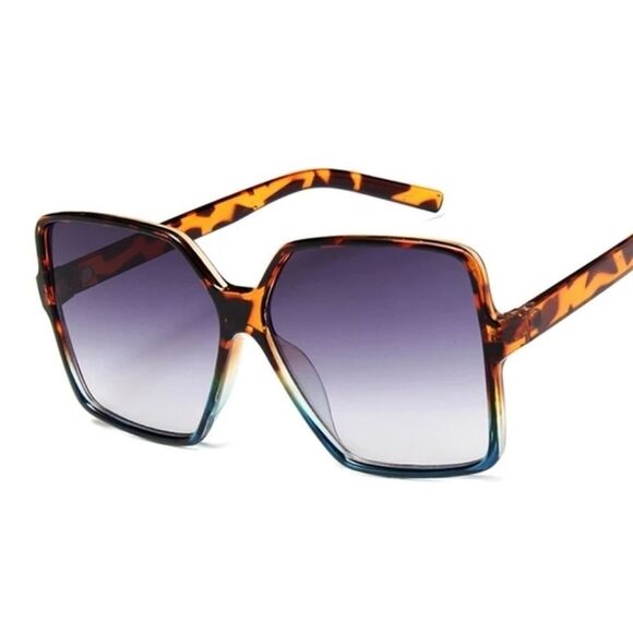 ⚛️PRICEDROP⚛️Oversized Fade Sunglasses - Picture 1 of 2